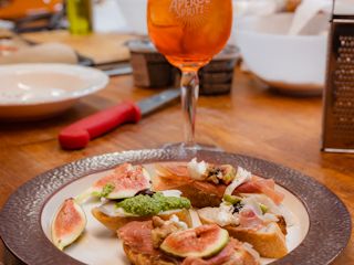 Poznaj włoską tradycję aperitivo z Aperolem.