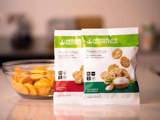Nowe chipsy proteinowe na bazie grochu od Herbalife Nutrition.