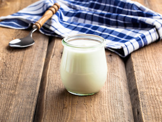 Czy jogurt naturalny do zupy zamiast śmietany to dobra zmiana w kuchni? Sprawdź!