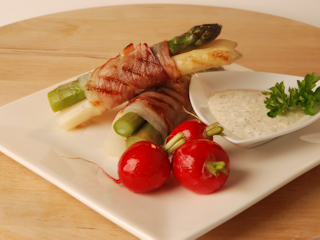 Grillowane szparagi z szynką parmeńską 