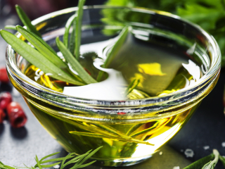 Aromatyzowana włoska oliwa